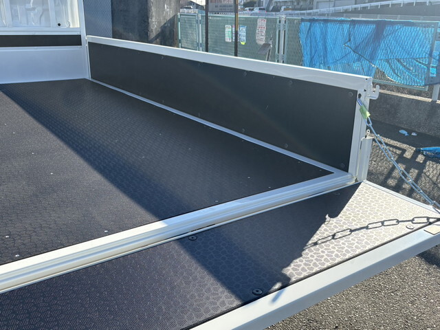 トヨタトヨエース平ボディ小型（2t・3t）[写真11]