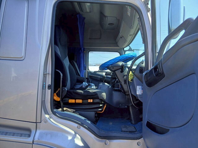 日野プロフィアトレーラーヘッド（トラクターヘッド）大型（10t）[写真19]