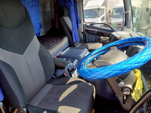 日野プロフィアトレーラーヘッド（トラクターヘッド）大型（10t）[写真20]