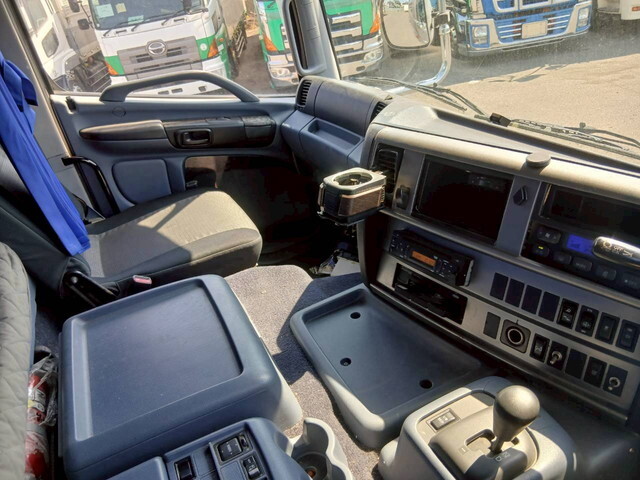 日野プロフィアトレーラーヘッド（トラクターヘッド）大型（10t）[写真30]