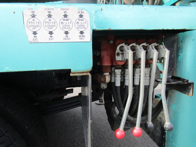 日野デュトロコンクリートポンプ車小型（2t・3t）[写真29]