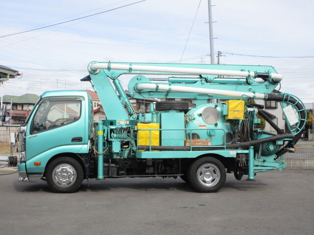 日野デュトロコンクリートポンプ車小型（2t・3t）[写真06]