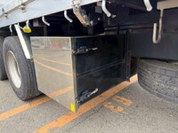 UDトラックスクオンアルミブロック大型（10t）[写真12]