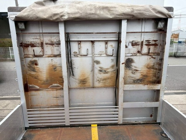 UDトラックスクオンアルミブロック大型（10t）[写真12]