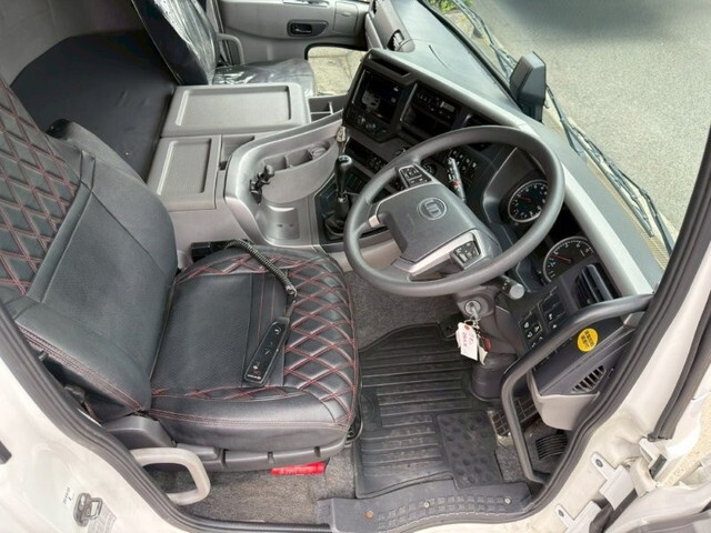 UDトラックスクオンアルミブロック大型（10t）[写真20]