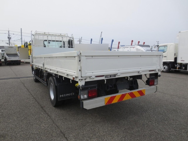 日野レンジャー平ボディ中型（4t）[写真02]