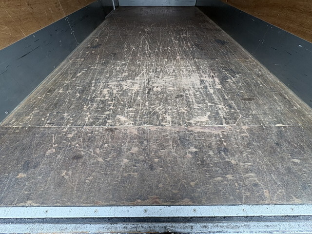 日野デュトロアルミバン小型（2t・3t）[写真13]