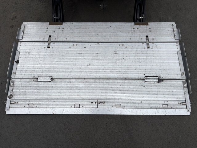 日野デュトロアルミバン小型（2t・3t）[写真17]