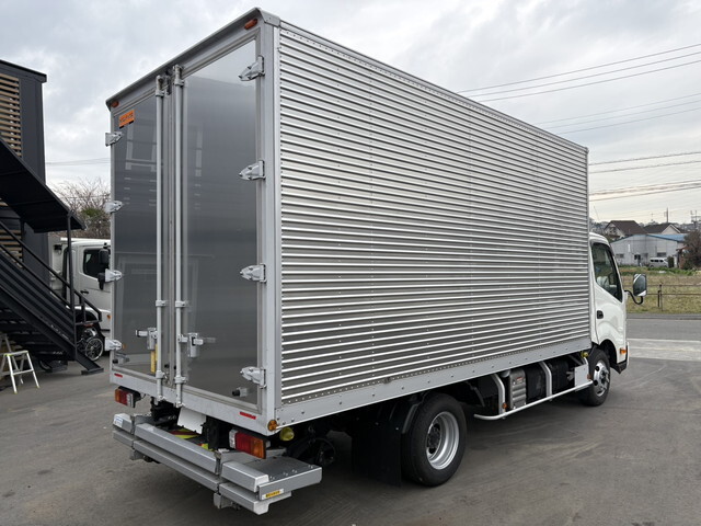日野デュトロアルミバン小型（2t・3t）[写真04]