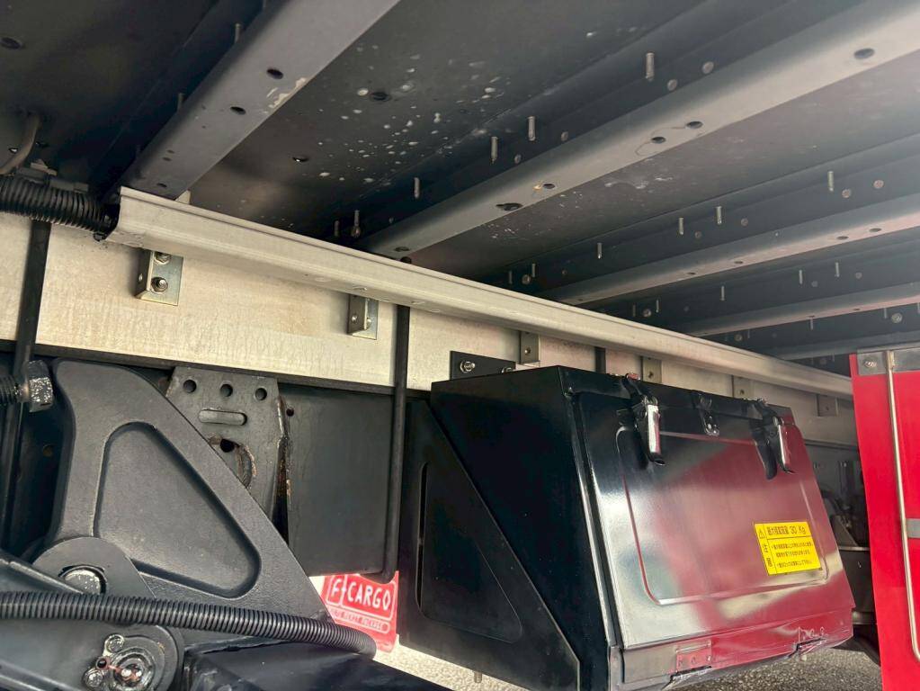 いすゞフォワードアルミウイング中型（4t）[写真15]