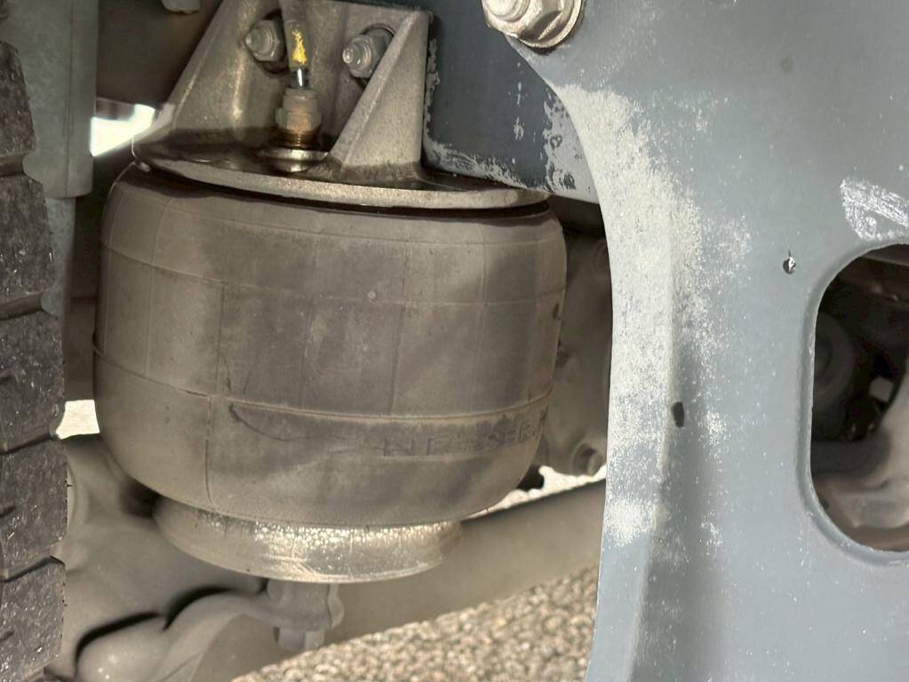 いすゞフォワードアルミウイング中型（4t）[写真16]