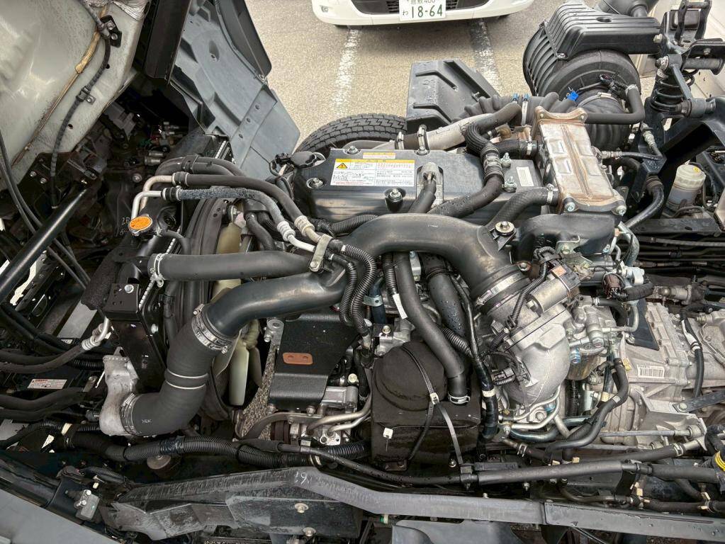 いすゞフォワードアルミウイング中型（4t）[写真17]