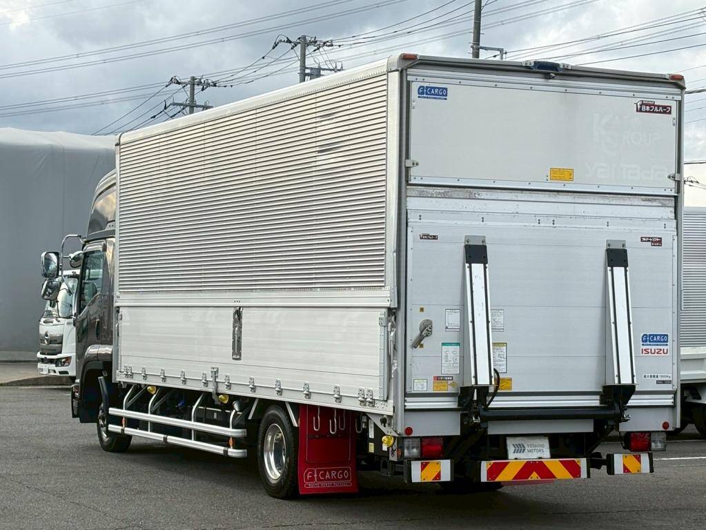 いすゞフォワードアルミウイング中型（4t）[写真03]