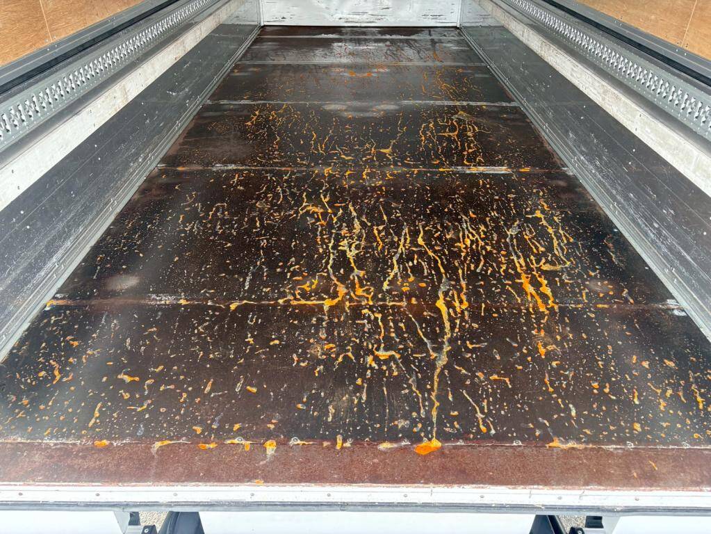 いすゞフォワードアルミウイング中型（4t）[写真08]