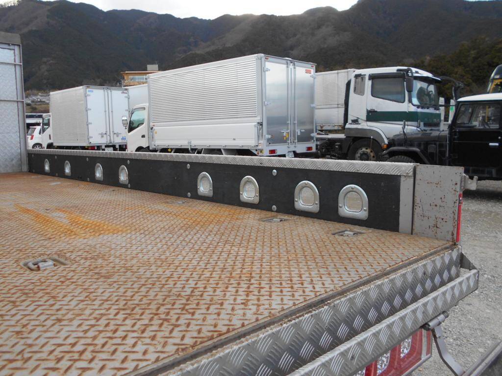 三菱ふそうキャンターセルフクレーン4段小型（2t・3t）[写真10]