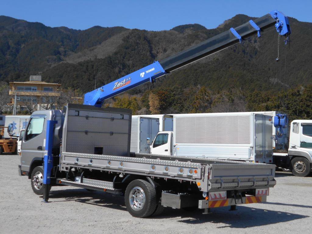 三菱ふそうキャンターセルフクレーン4段小型（2t・3t）[写真14]