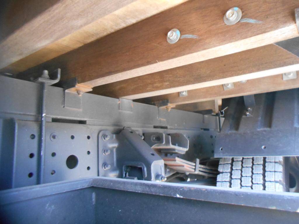 三菱ふそうキャンターセルフクレーン4段小型（2t・3t）[写真15]