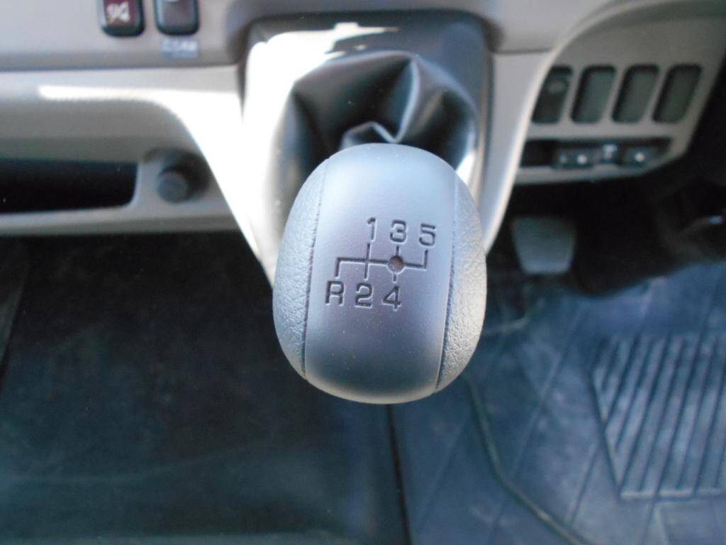 三菱ふそうキャンターセルフクレーン4段小型（2t・3t）[写真24]