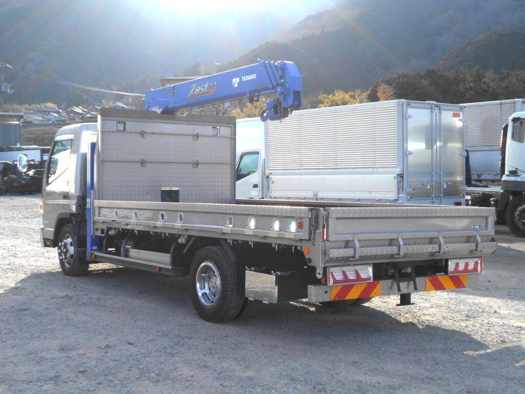 三菱ふそうキャンターセルフクレーン4段小型（2t・3t）[写真03]