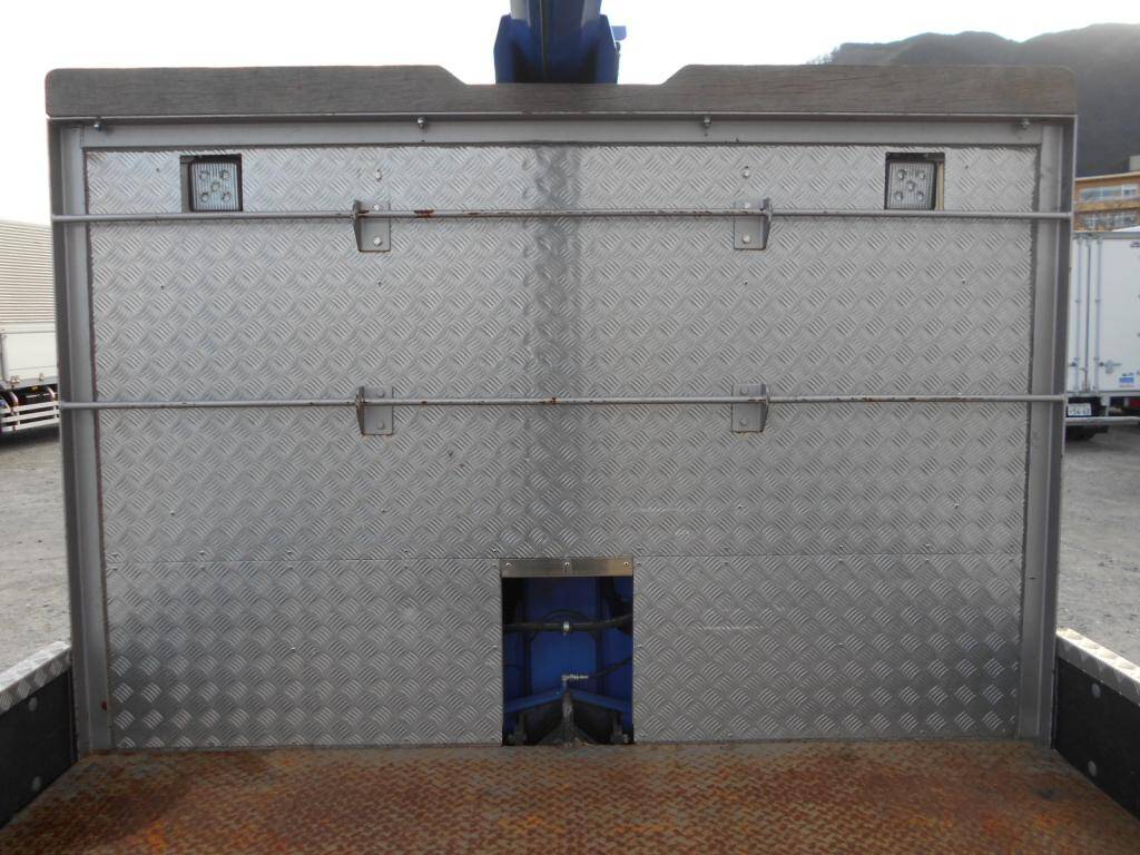 三菱ふそうキャンターセルフクレーン4段小型（2t・3t）[写真07]