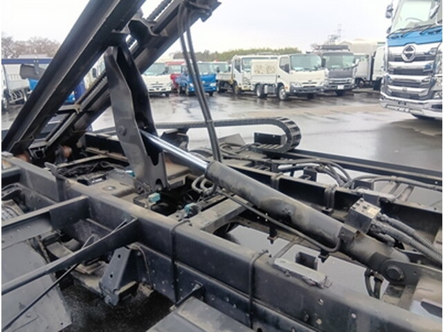 日野デュトロセーフティローダー小型（2t・3t）[写真10]