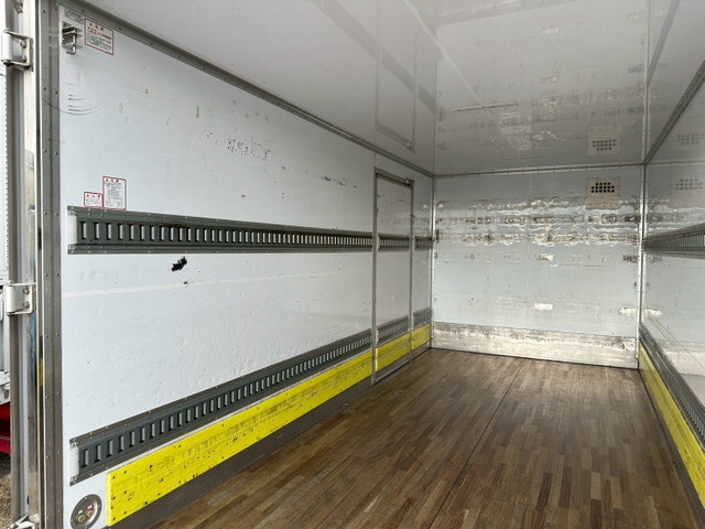 いすゞエルフアルミバン小型（2t・3t）[写真11]