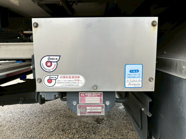 いすゞエルフアルミバン小型（2t・3t）[写真16]