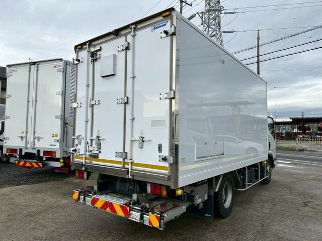 いすゞエルフアルミバン小型（2t・3t）[写真02]