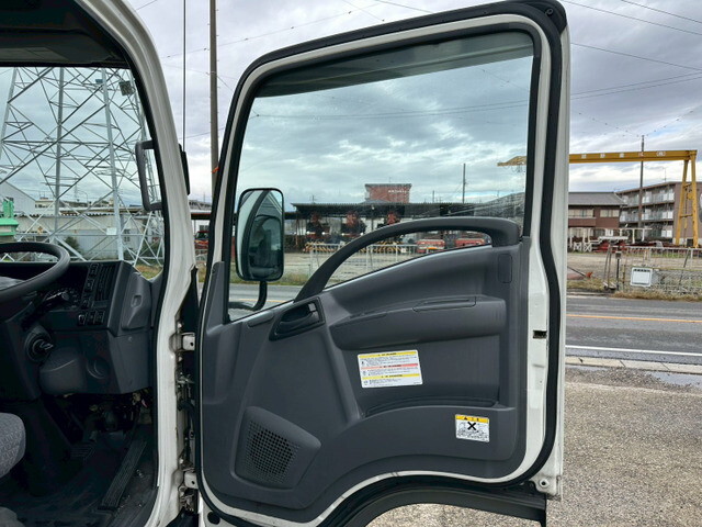 いすゞエルフアルミバン小型（2t・3t）[写真22]