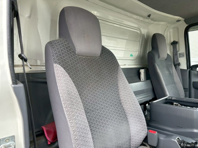 いすゞエルフアルミバン小型（2t・3t）[写真25]