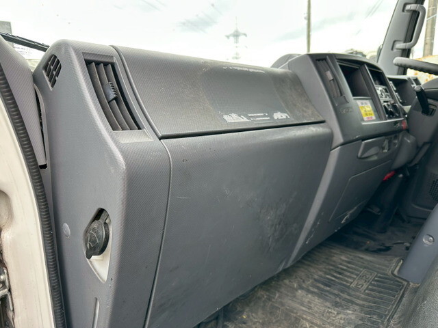 いすゞエルフアルミバン小型（2t・3t）[写真26]