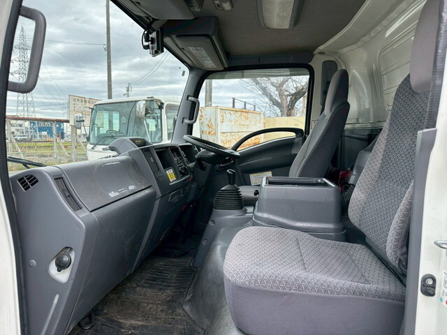 いすゞエルフアルミバン小型（2t・3t）[写真27]