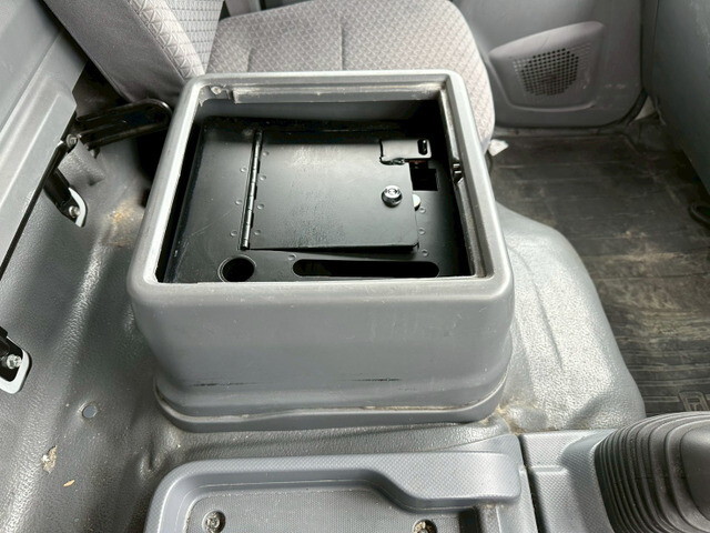 いすゞエルフアルミバン小型（2t・3t）[写真28]