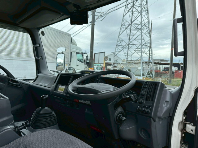 いすゞエルフアルミバン小型（2t・3t）[写真29]