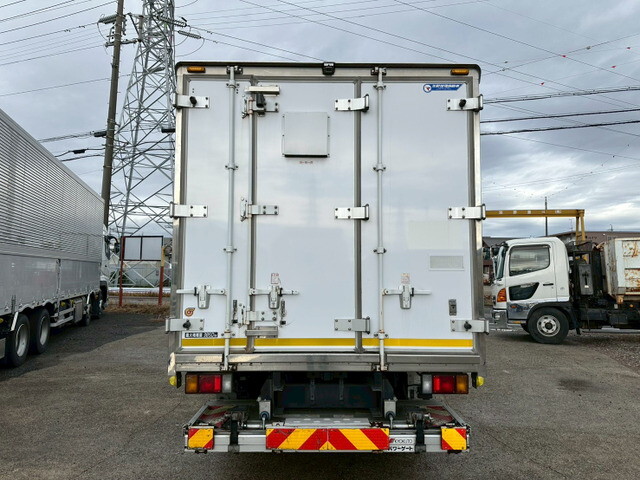 いすゞエルフアルミバン小型（2t・3t）[写真03]