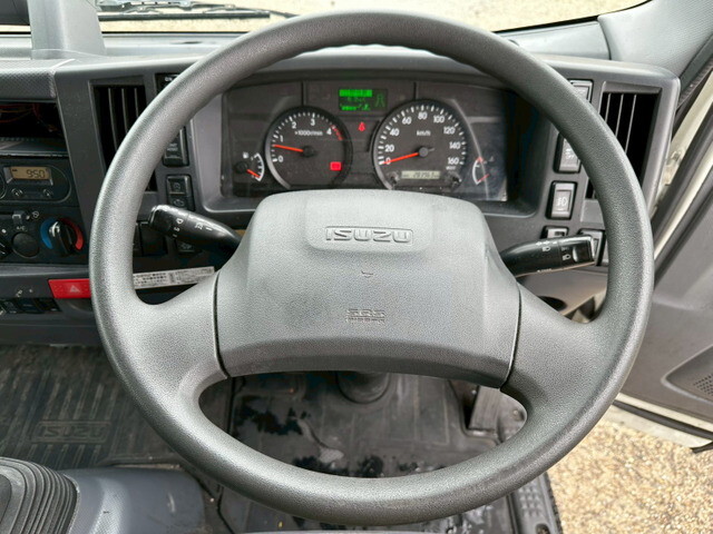 いすゞエルフアルミバン小型（2t・3t）[写真30]