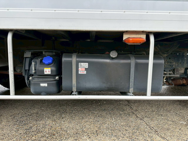 いすゞエルフアルミバン小型（2t・3t）[写真37]