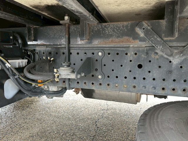 いすゞエルフアルミバン小型（2t・3t）[写真38]