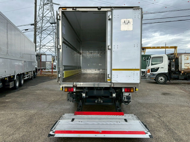 いすゞエルフアルミバン小型（2t・3t）[写真08]