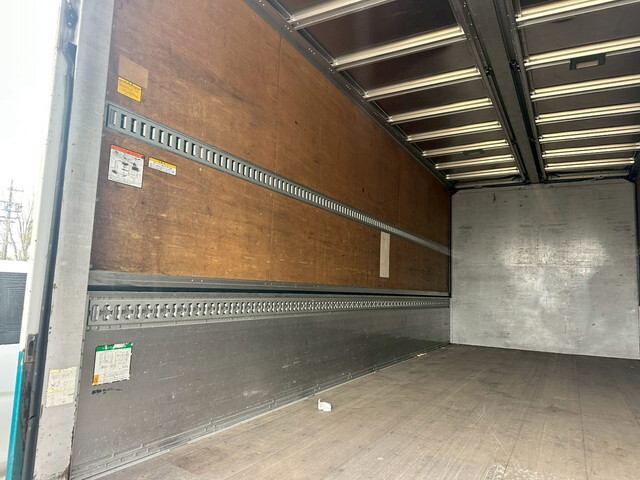 いすゞフォワードアルミウイング中型（4t）[写真10]