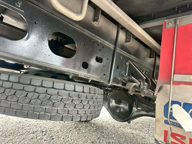 いすゞフォワードアルミウイング中型（4t）[写真28]