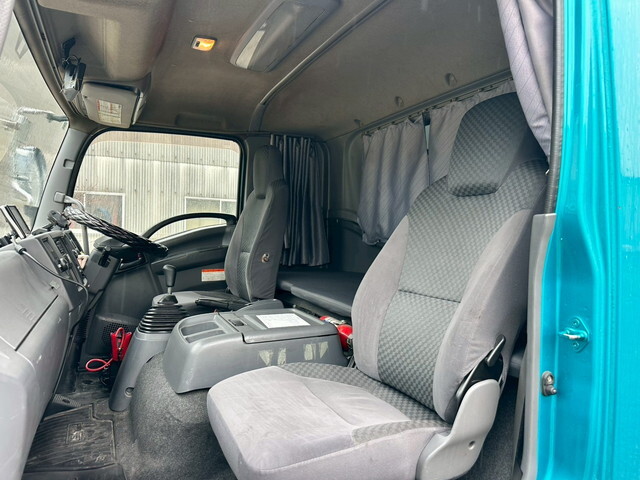 いすゞフォワードアルミウイング中型（4t）[写真38]