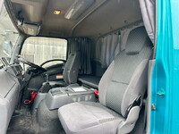 いすゞフォワードアルミウイング中型（4t）[写真39]