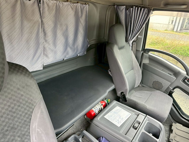 いすゞフォワードアルミウイング中型（4t）[写真39]