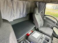 いすゞフォワードアルミウイング中型（4t）[写真40]