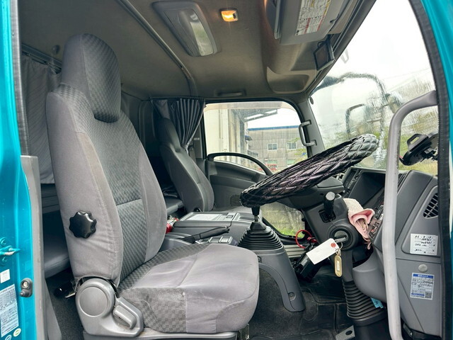 いすゞフォワードアルミウイング中型（4t）[写真40]