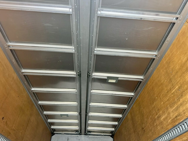 いすゞフォワードアルミウイング中型（4t）[写真07]