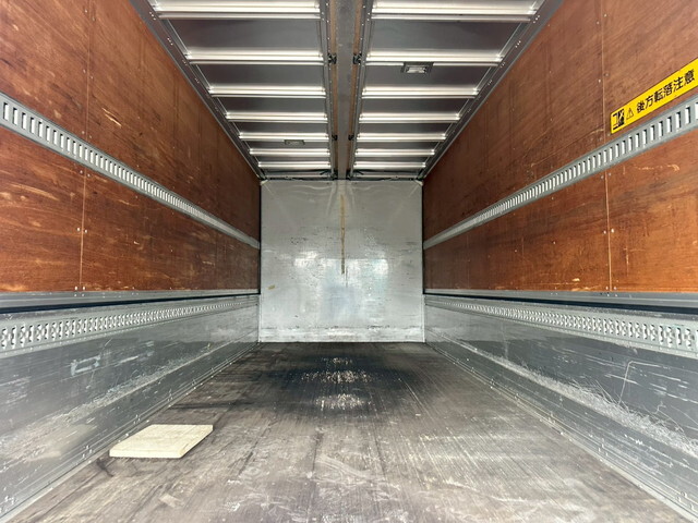 いすゞフォワードアルミウイング中型（4t）[写真11]