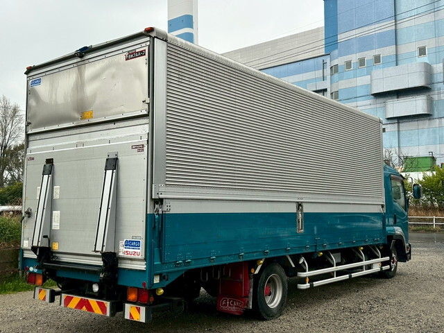 いすゞフォワードアルミウイング中型（4t）[写真02]