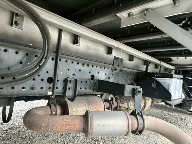 いすゞフォワードアルミウイング中型（4t）[写真22]